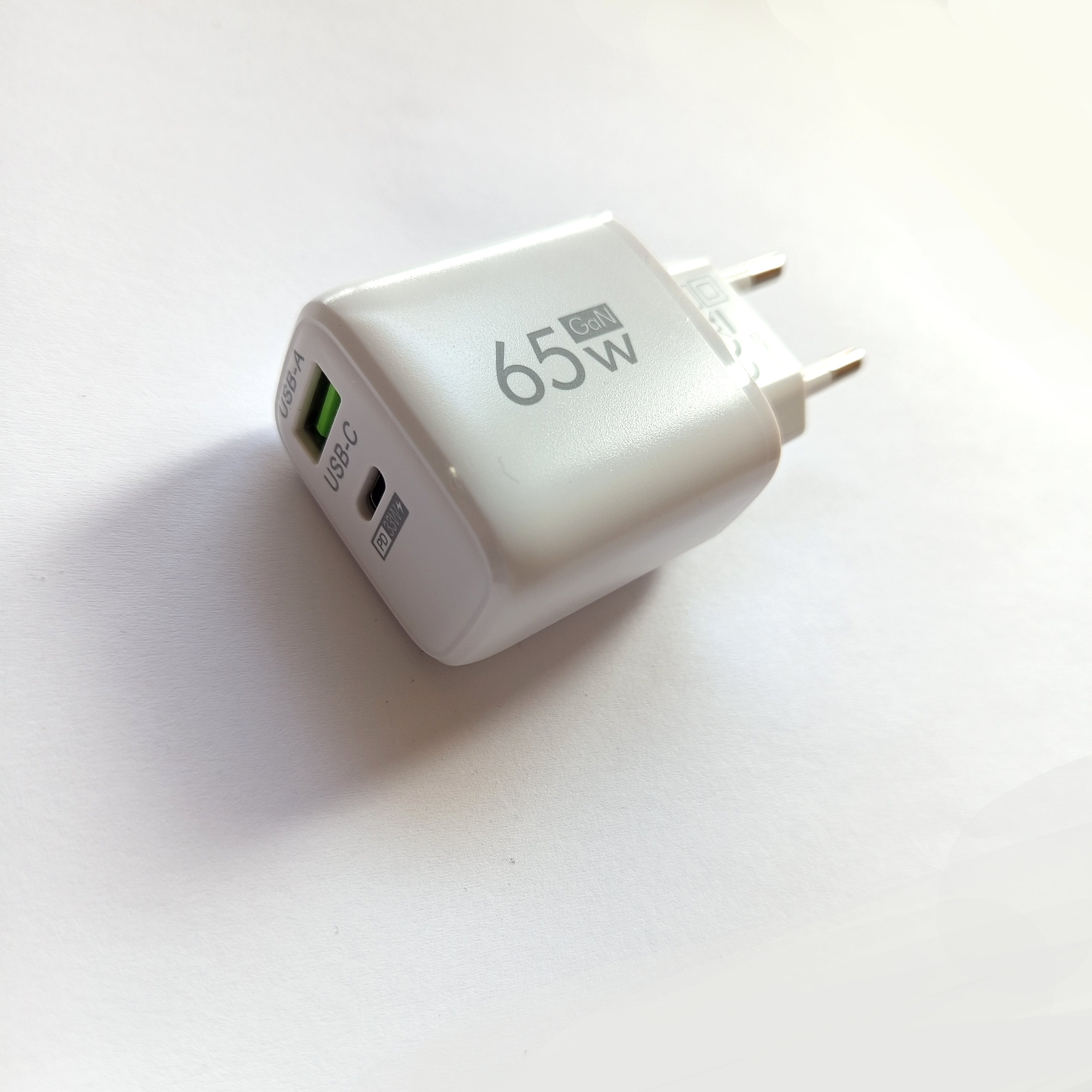 65W greito įkrovimo pakrovėjas su USB-C jungtimi ir Type-C sieninis įkroviklis