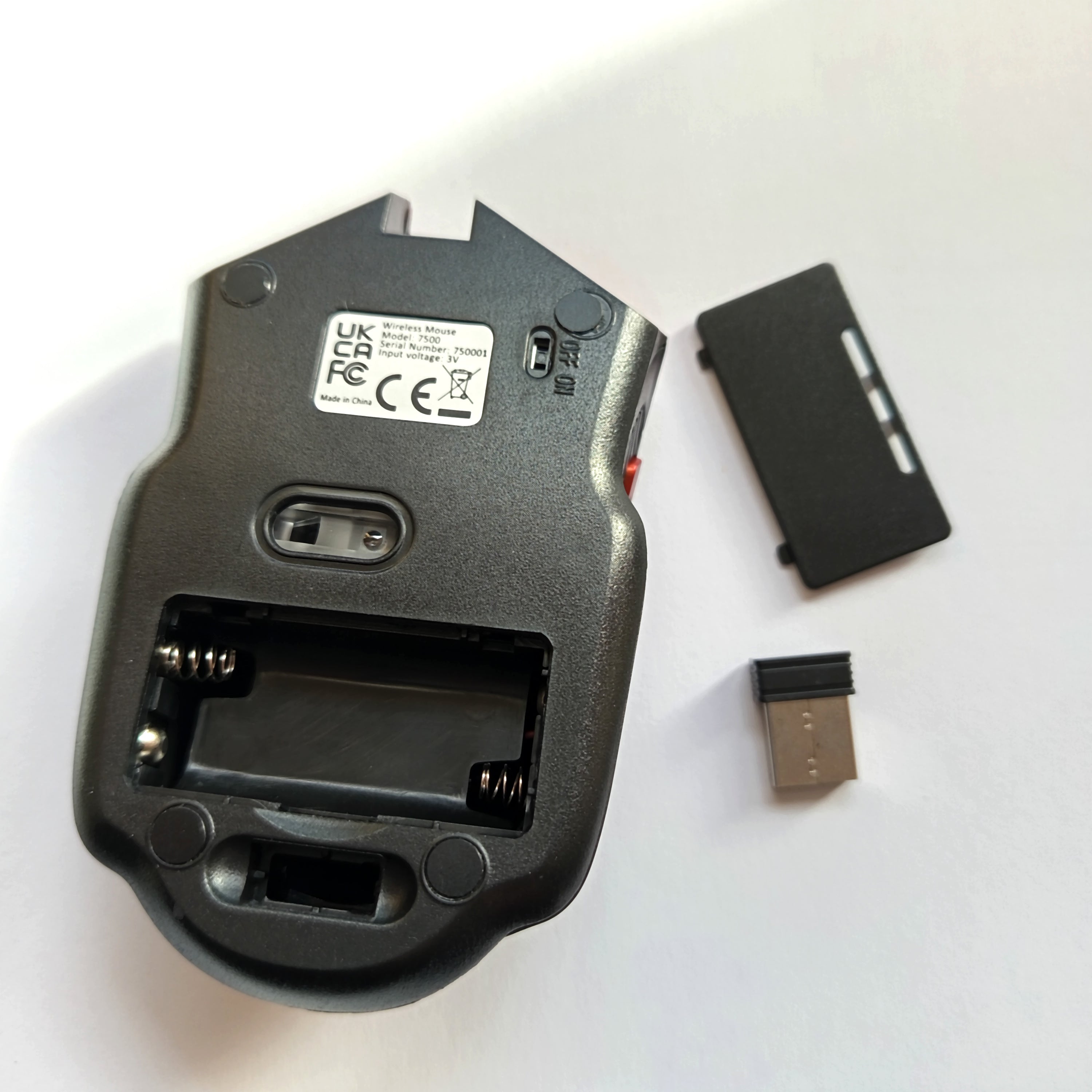 Belaidė žaidimų pelė su šoniniais mygtukais – reguliuojamas DPI raudona (Wireless Gaming Mouse)