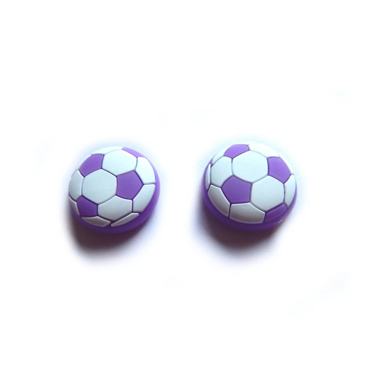 Analogu nykščių svirtelių dangteliai (thumbstick) su futbolo kamuolio dizainu violetiniai