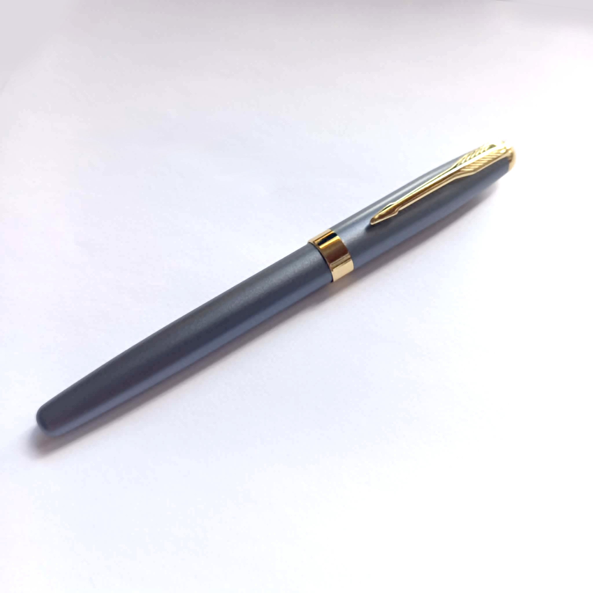 Pildomas metalinis plunksnakotis 0.5 mm pilkas