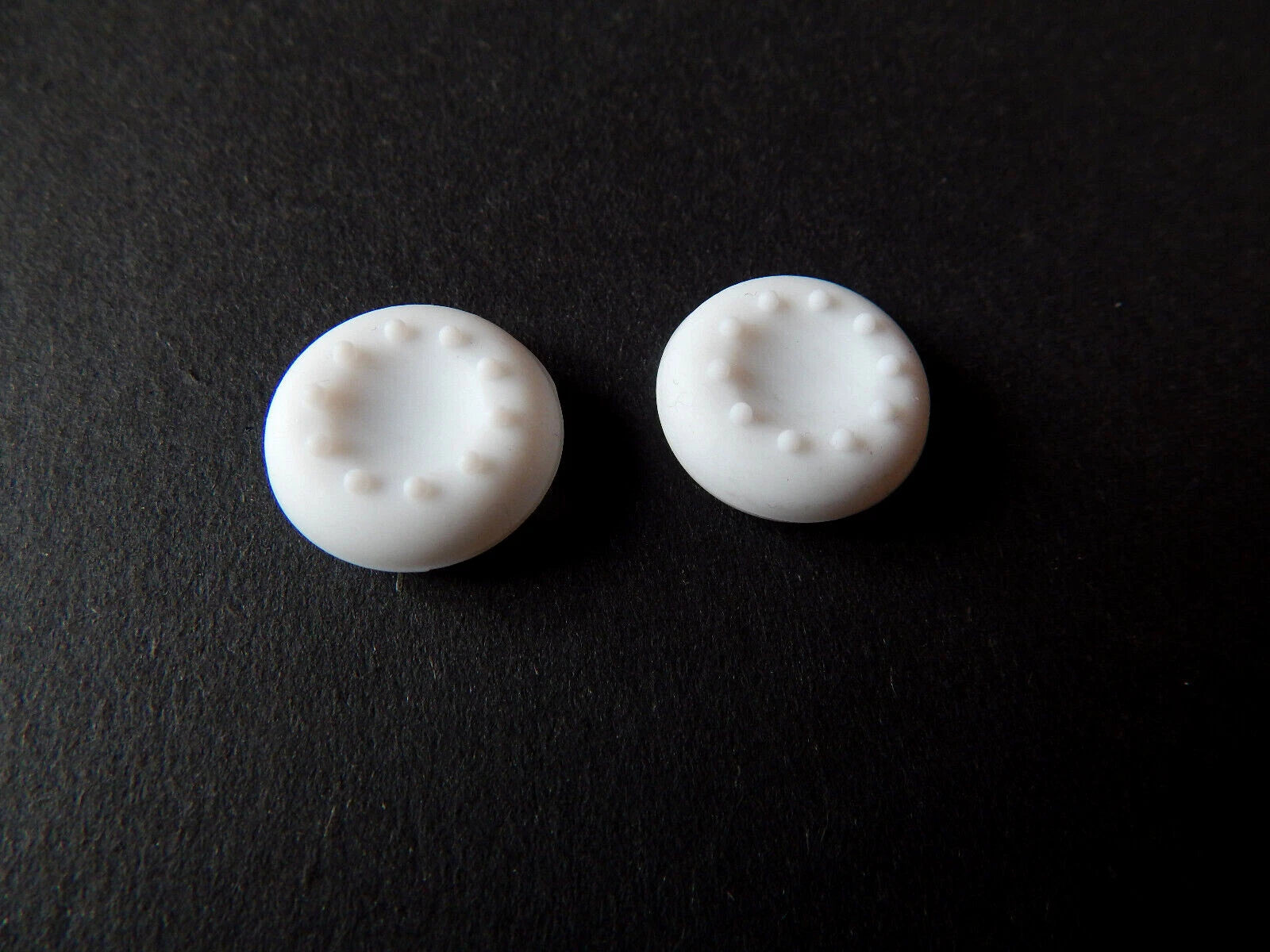Thumbstick grip caps 2 vnt žaidimų pultui