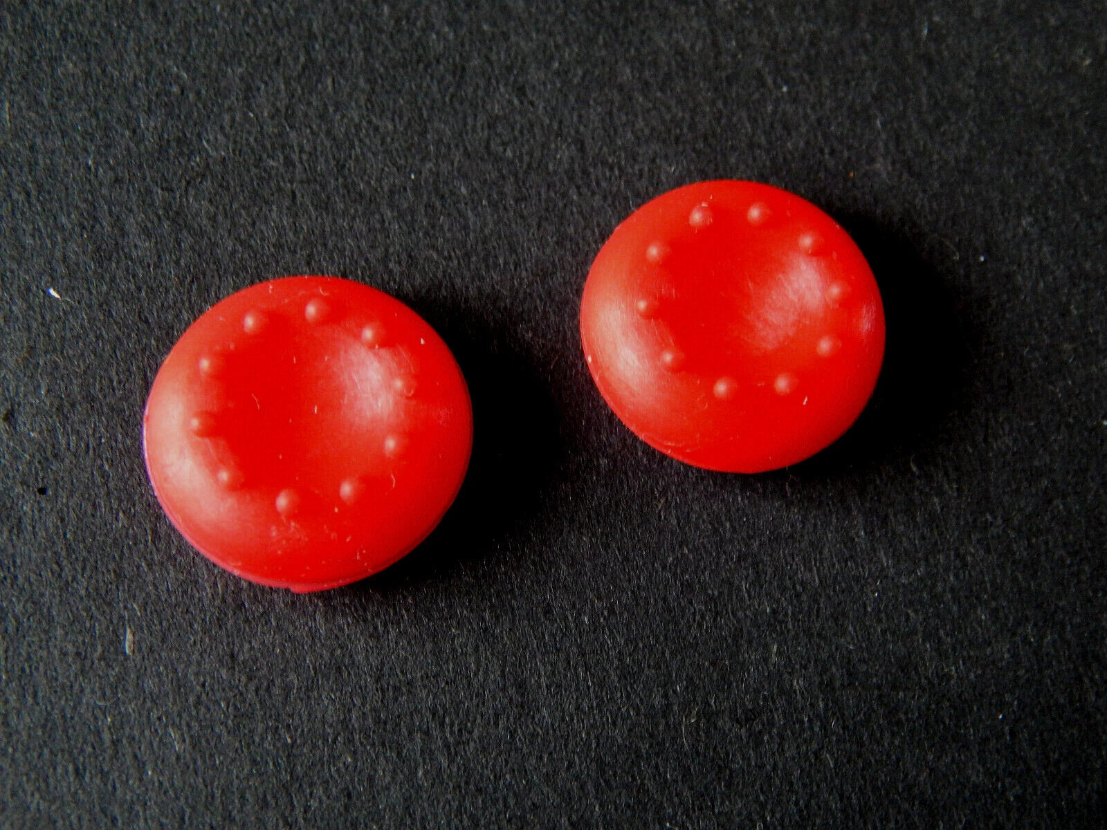 Silikoniniai PS5 PS4 Xbox analoginių svirtelių dangteliai raudoni