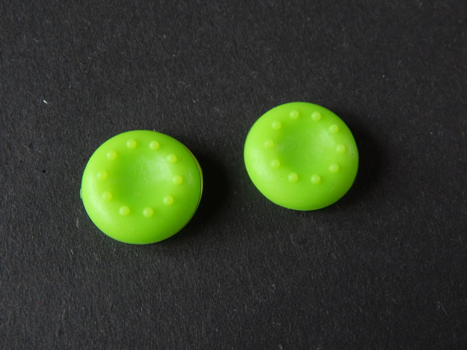 Silikoniniai PS5 PS4 Xbox analoginių svirtelių dangteliai žali