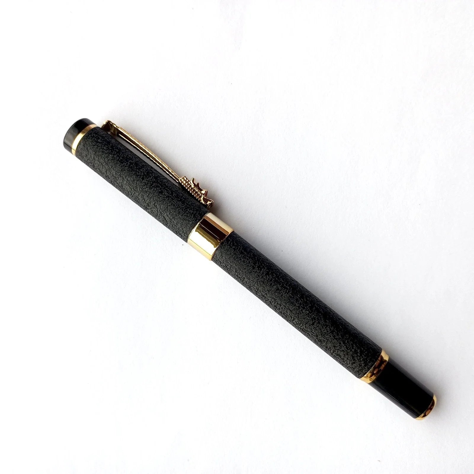 Metalinis plunksnakotis – elegantiškas rašiklis su keičiama rašalo kapsule, kaligrafijai ir dovanai