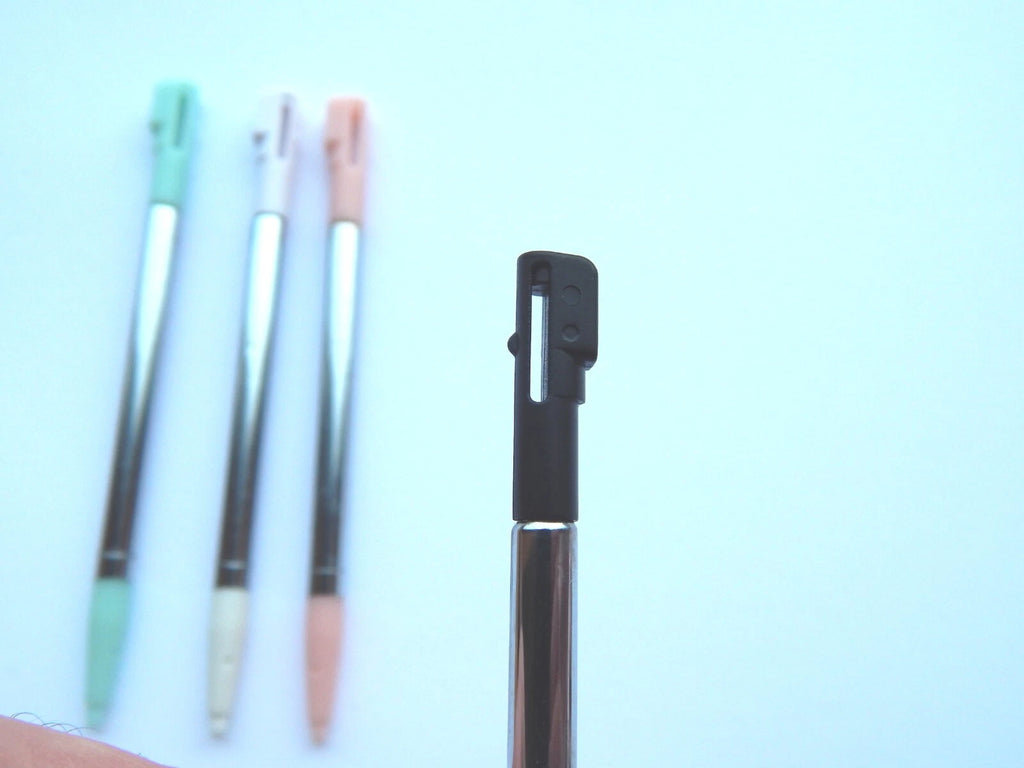 Nintendo DSi Stylus – metalinis touch pen, ištraukiamas, patogesnis ilgesnis dizainas retractable