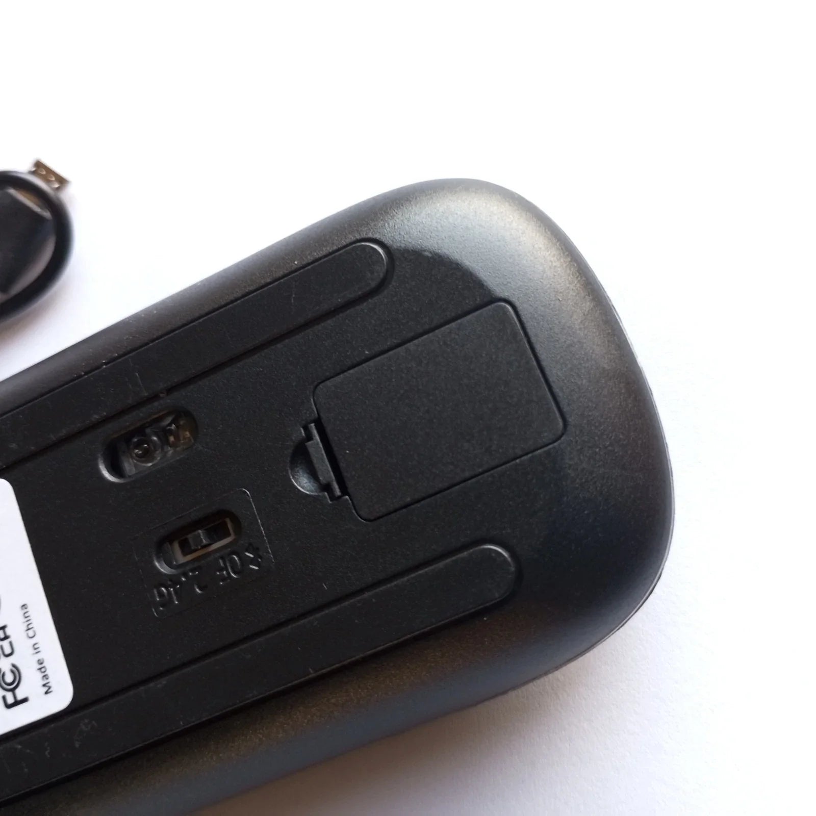 Belaidė 2.4G RGB pelė – tylus mygtukų paspaudimas, įkraunama, USB + Bluetooth, PC / Laptop / iPad