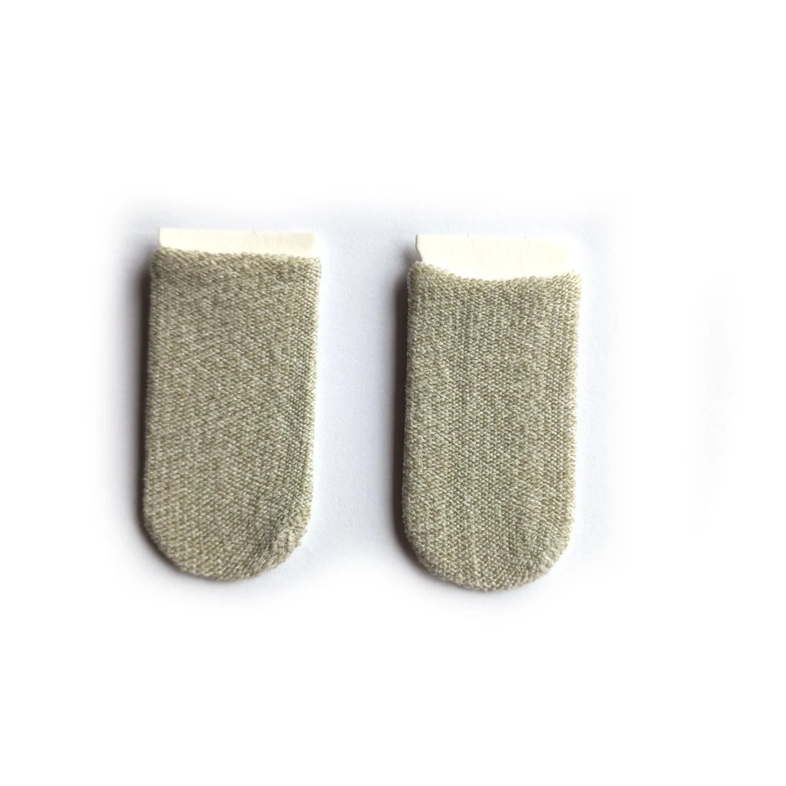 2 vnt. žaidimų pirštų movos – jautrūs lietimui, prakaitui atsparūs, universalaus dydžio