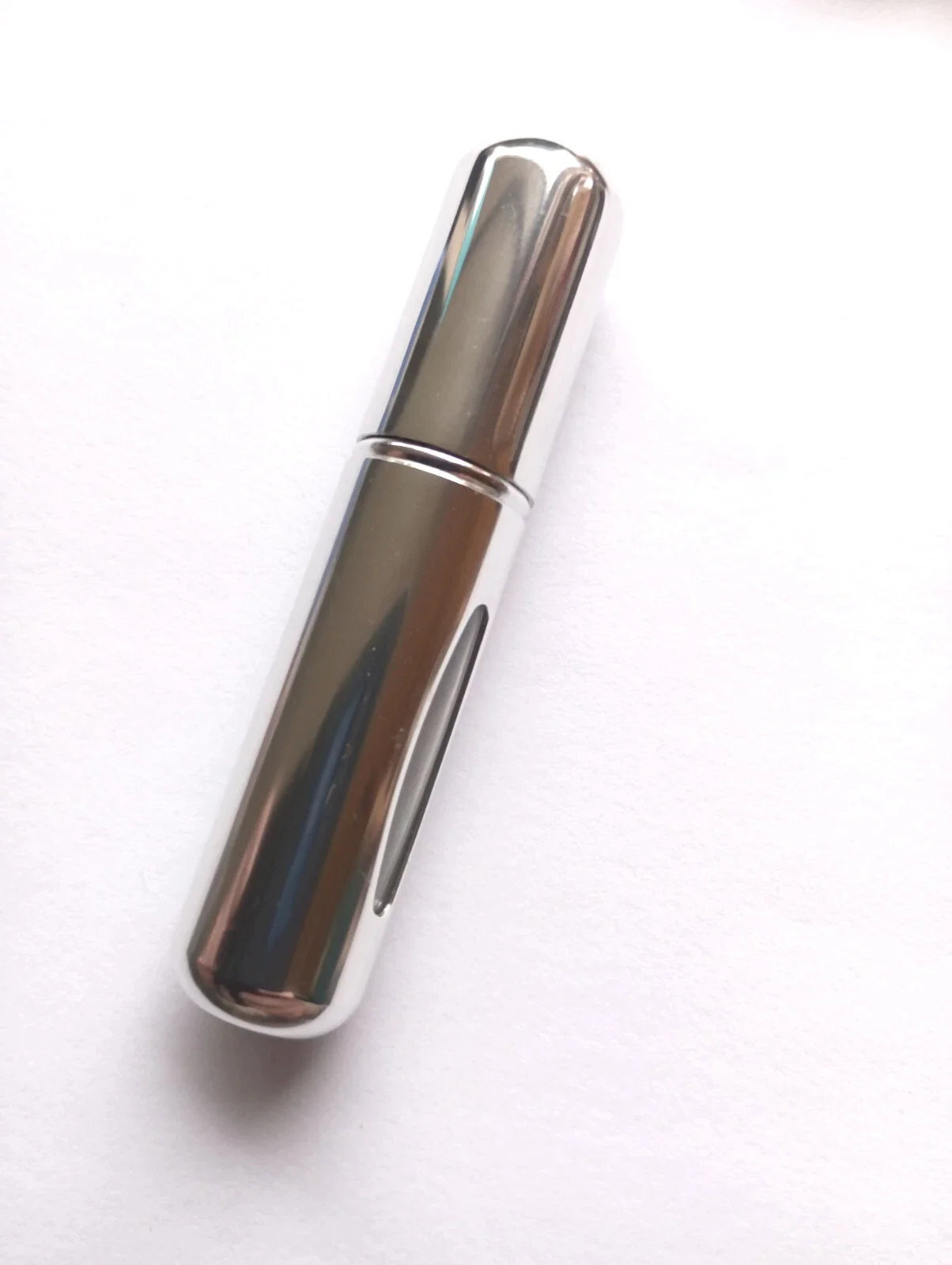 5 ml daugkartinė kvepalų purškimo talpa – kelioninis aliuminio buteliukas (pasirinkite spalvą)