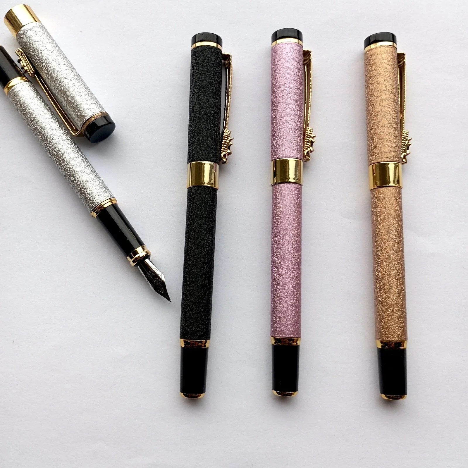 Metalinis plunksnakotis – elegantiškas rašiklis su keičiama rašalo kapsule, kaligrafijai ir dovanai