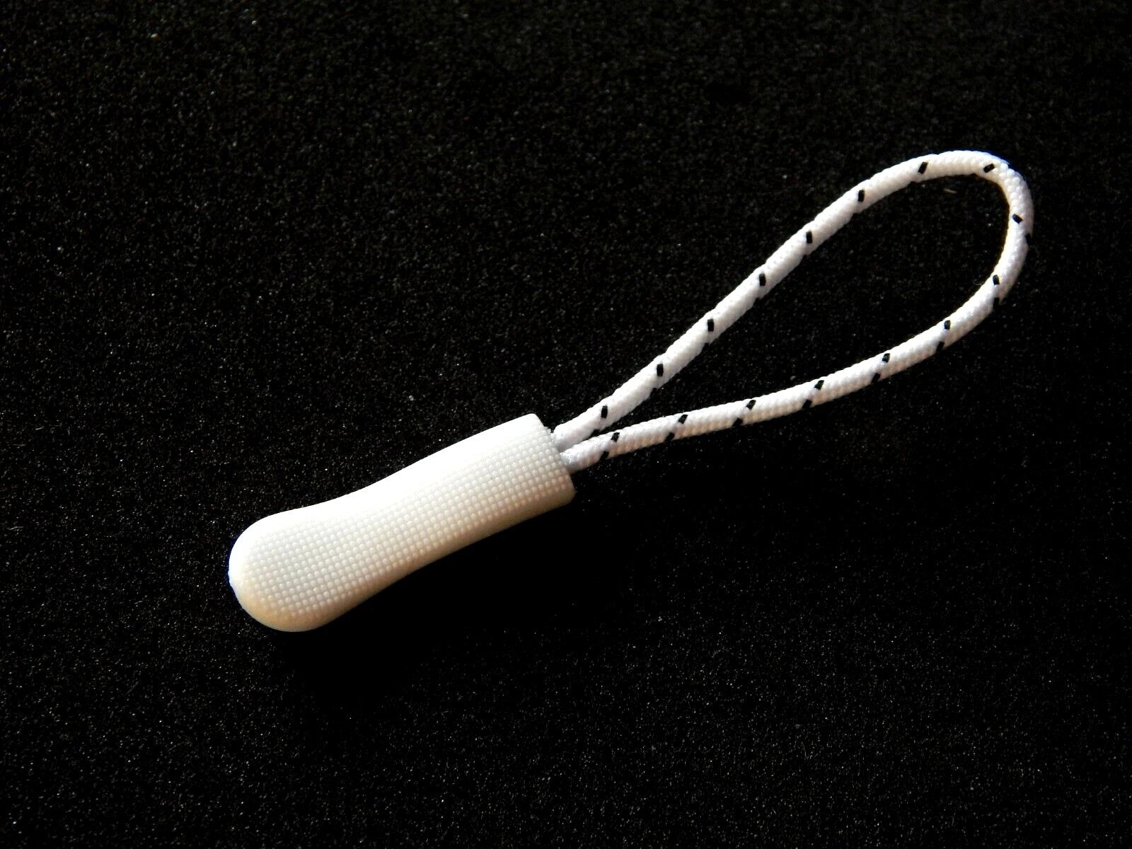 Užtrauktuko traukiklis / prailgintojas su rankena – kuprinei, krepšiui, drabužiams