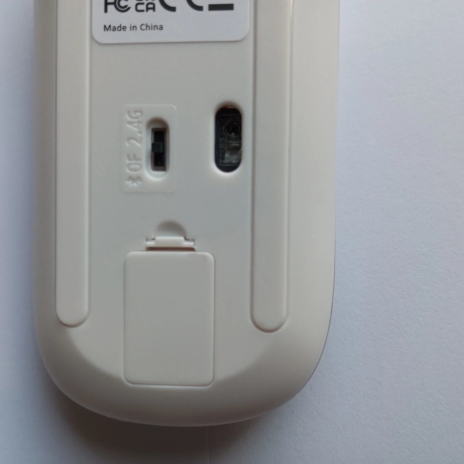 Belaidė 2.4G RGB pelė – tylus mygtukų paspaudimas, įkraunama, USB + Bluetooth, PC / Laptop / iPad