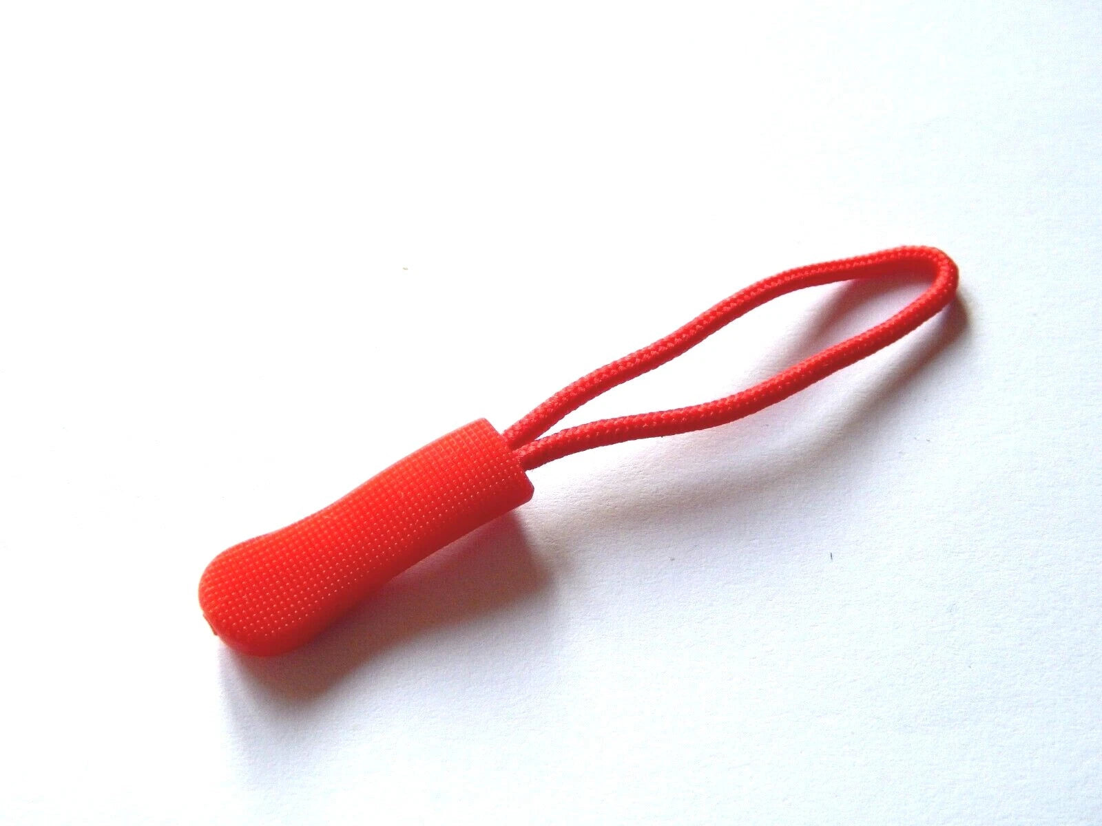 Užtrauktuko traukiklis / prailgintojas su rankena – kuprinei, krepšiui, drabužiams