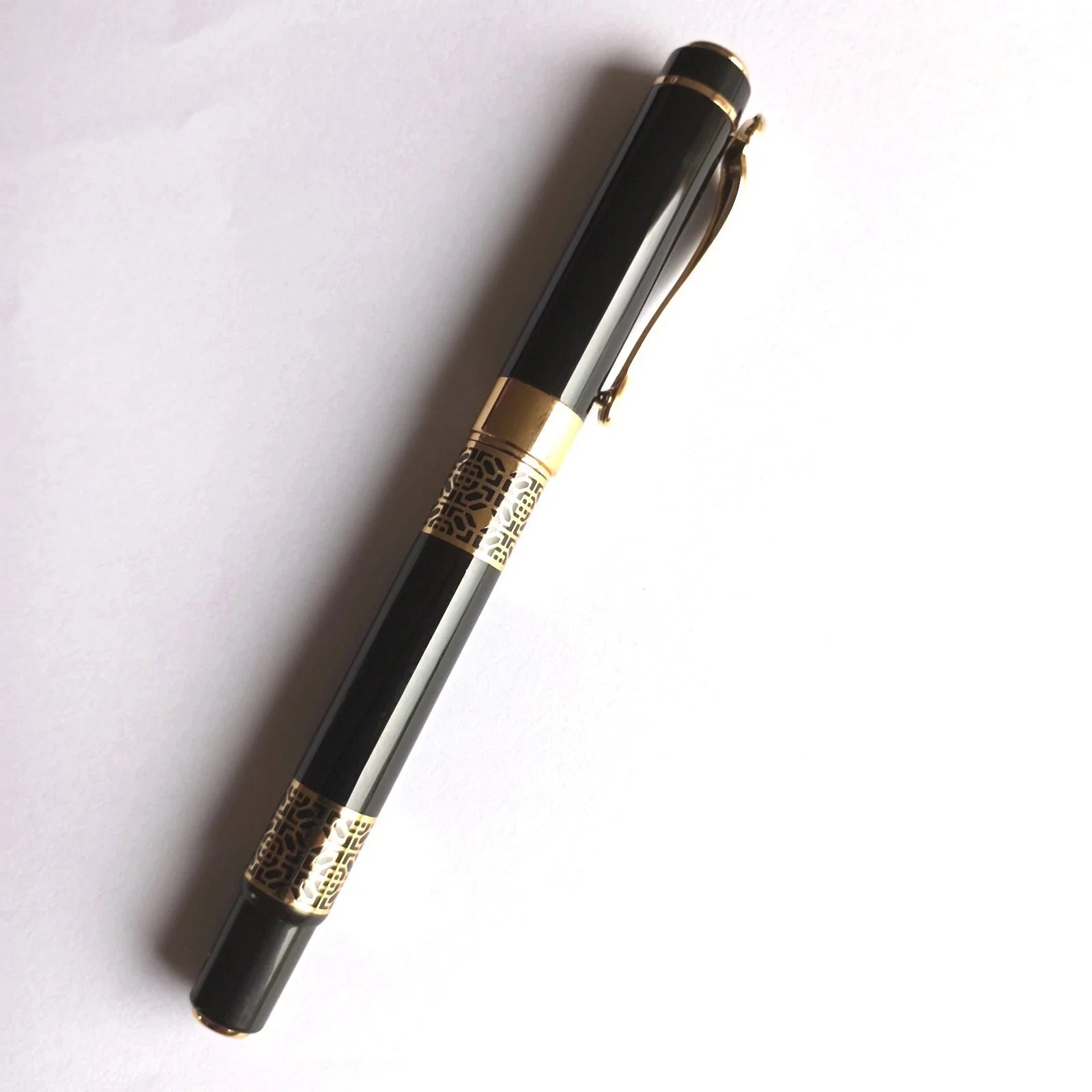 Prabangus metalinis plunksnakotis – rašiklis su keičiama rašalo kapsule, kaligrafijai ir dovanai