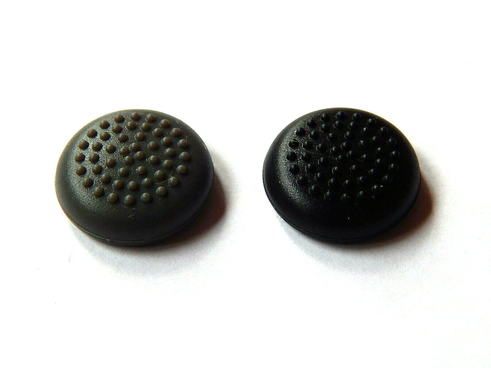 Nintendo Switch analogų gumelės (thumbstick grips) – neslystančios, 2 vnt.