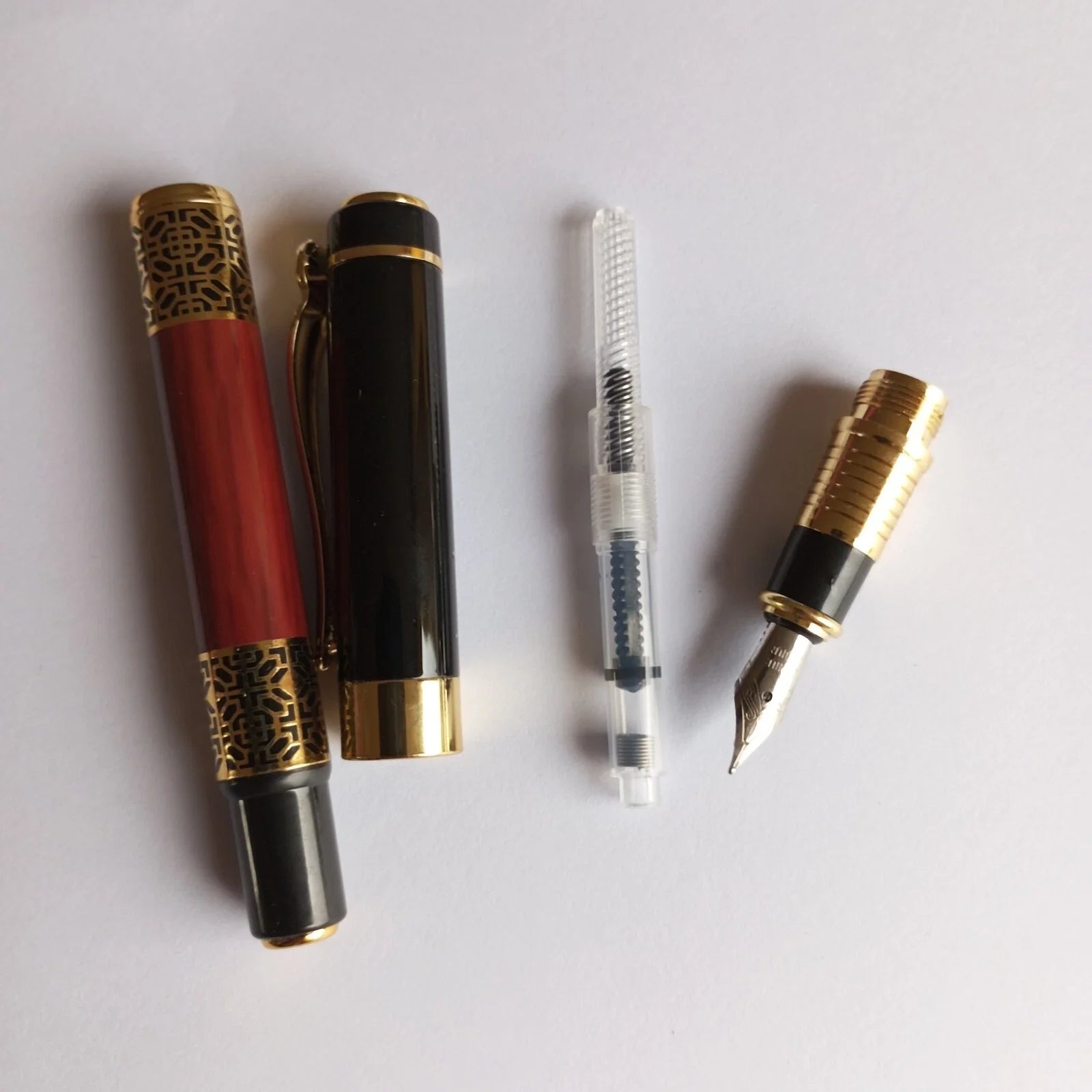 Prabangus metalinis plunksnakotis – rašiklis su keičiama rašalo kapsule, kaligrafijai ir dovanai