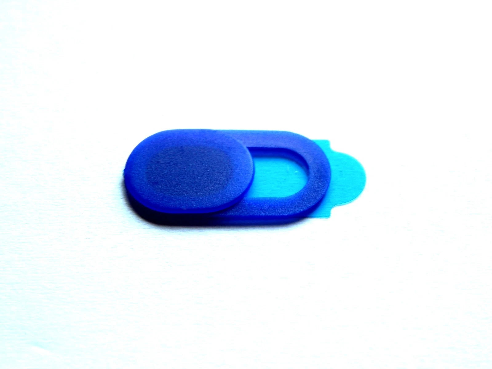 Kameros dangtelis (Webcam Cover) – nešiojamajam kompiuteriui, telefonui ir planšetei