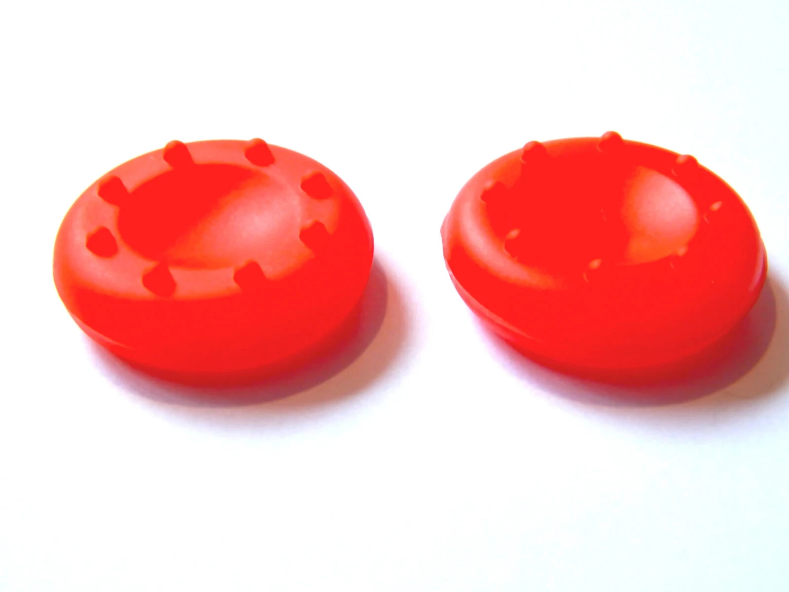 Platūs silikoniniai analoginių svirtelių dangteliai Thumbstick valdikliams PS5 PS4 PS3 Xbox 360 S/X one raudonas
