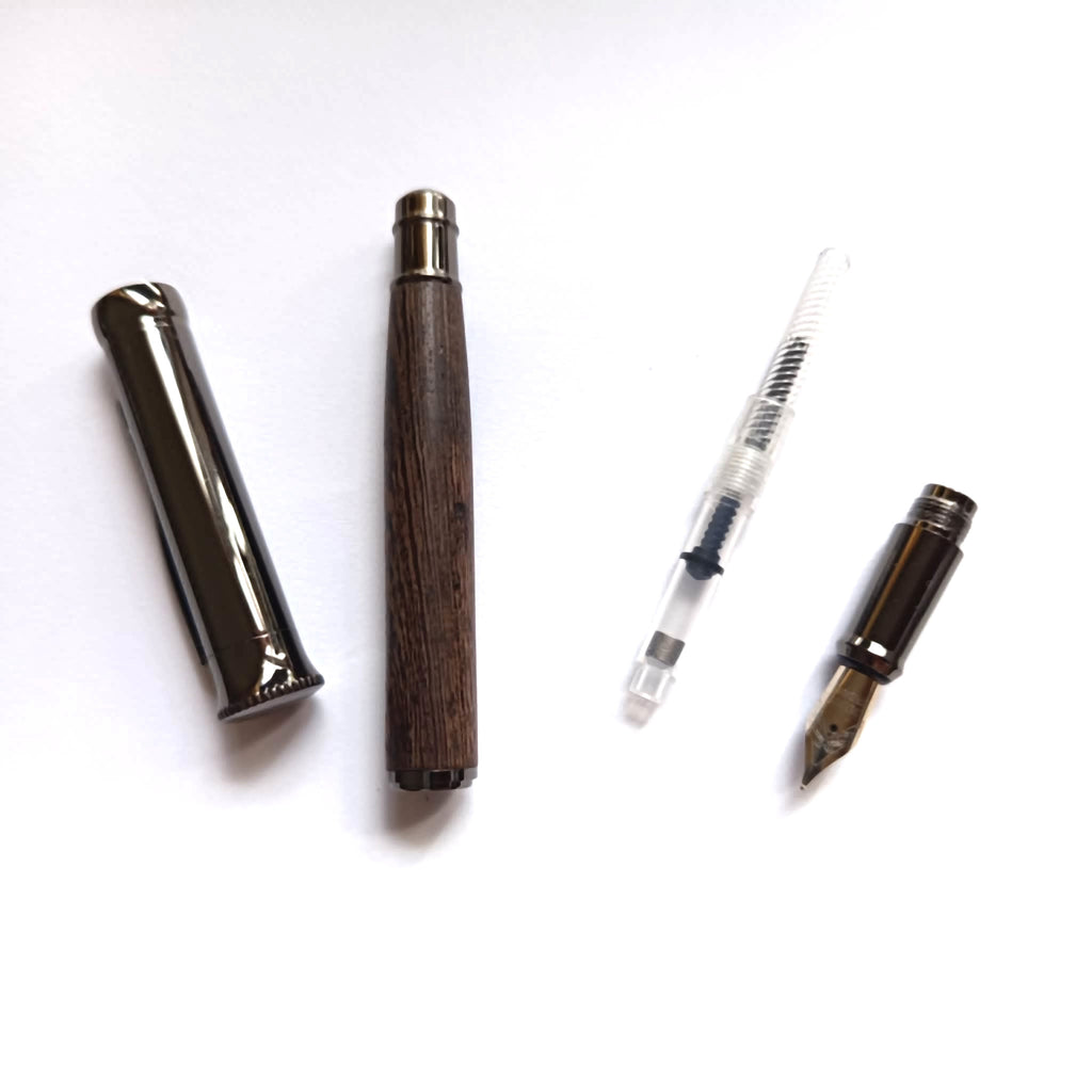 Fountain pen su medžio imitacijos dizainu parkeris