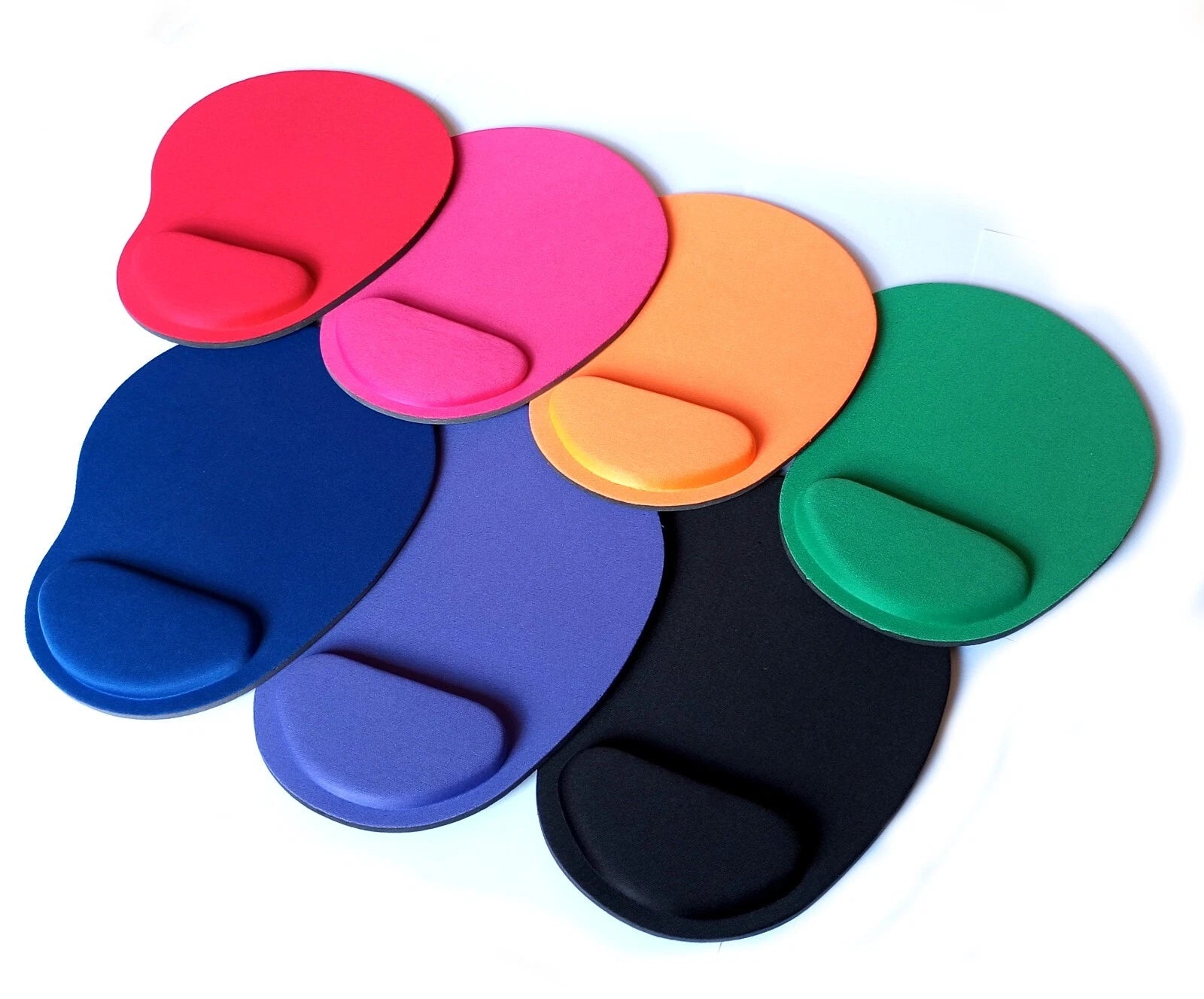 Ergonomiškas pelės kilimėlis su riešo atrama – neslystantis, minkštas (23 × 18 cm)