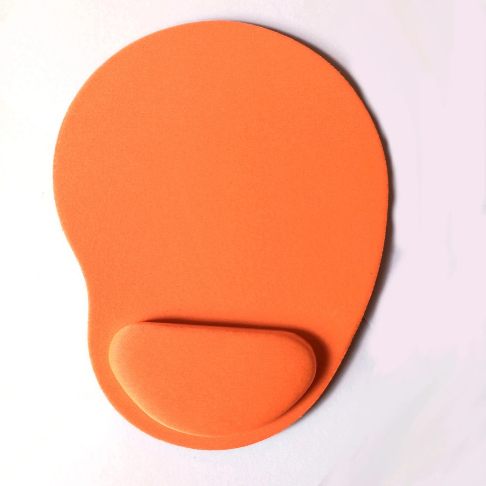 Ergonomiškas pelės kilimėlis su riešo atrama – neslystantis, minkštas (23 × 18 cm)